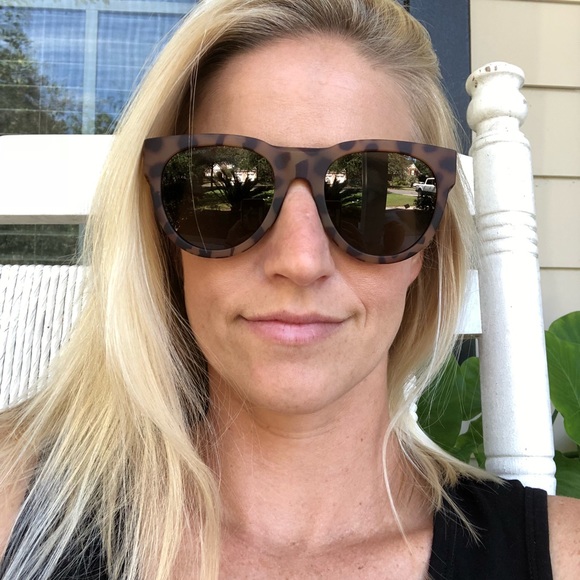 Meet your Posher, Emily - Picture 1 of 1